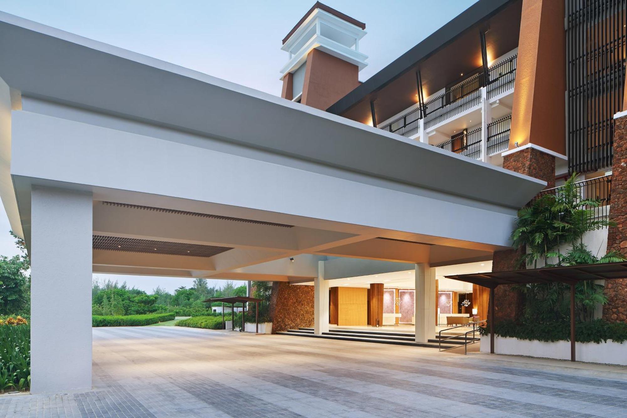 The Westin Desaru Coast Resort Exterior foto The hotel's entrance
